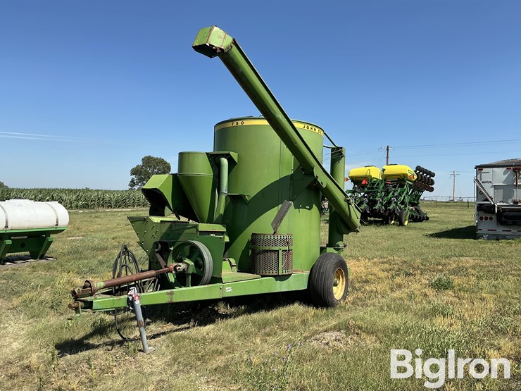 john-deere-e0750-grinder-mixer-image-1