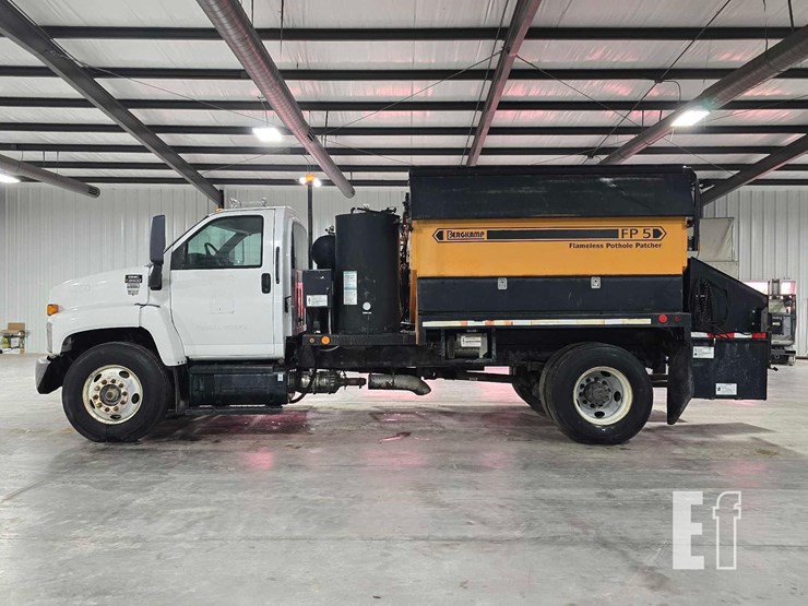 2008-gmc-topkick-c8500-image-5