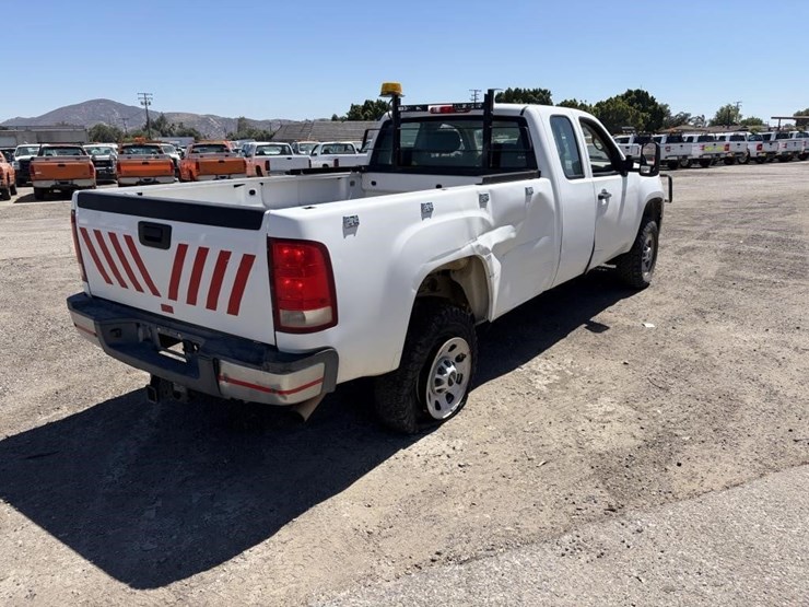 2012-gmc-sierra-2500-image-3