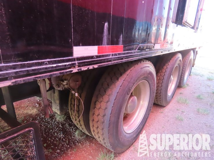 2009-van-truck-body-enclosed-lube-trailer-image-15