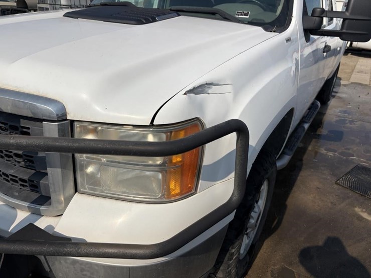 2012-gmc-sierra-3500-image-16
