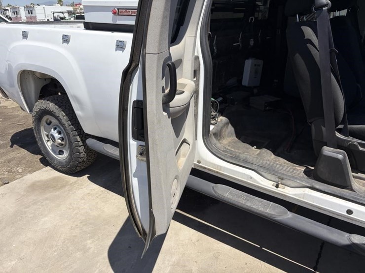 2012-gmc-sierra-2500-image-11