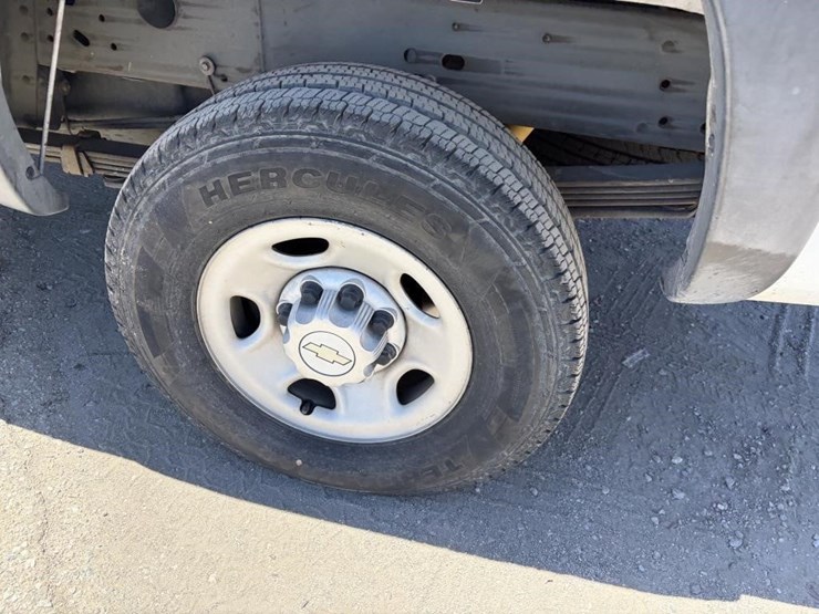 2005-chevrolet-silverado-2500-image-5