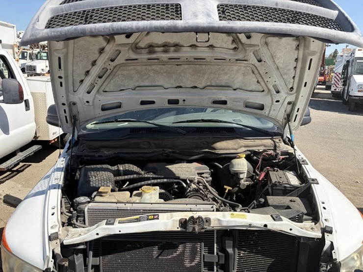 2005-dodge-ram-2500-image-11