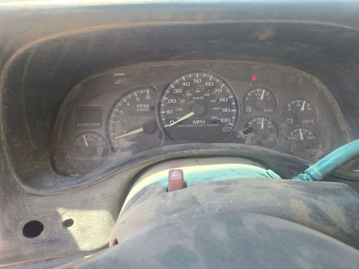 2001-chevrolet-silverado-2500-image-18