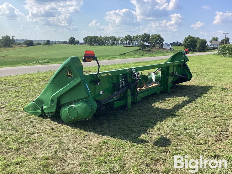 2025-john-deere-cr12-image-7