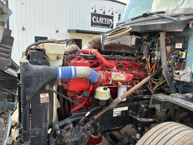 2015-peterbilt-579-image-18