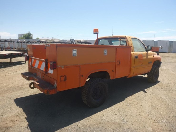 1999-dodge-2500-image-3