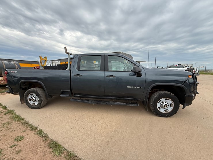 2020-chevrolet-silverado-2500hd-image-5