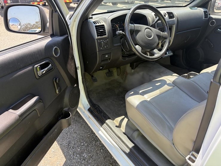 2011-chevrolet-colorado-image-10
