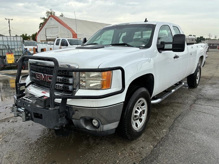2012-gmc-sierra-3500-image-1