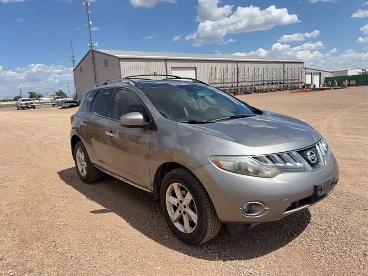 2010-nissan-murano-image-2