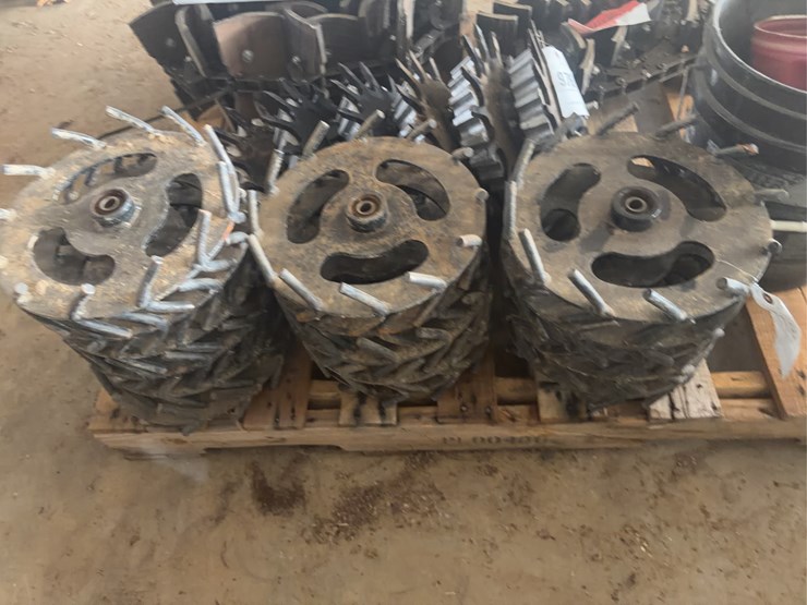 chicken-tracker-closing-wheels-(set-of-16)-image-4