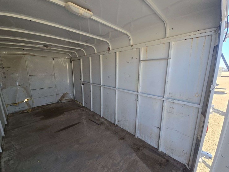 enclosed-cargo-trailer-image-11