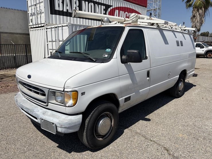 2002-ford-e350-image-2