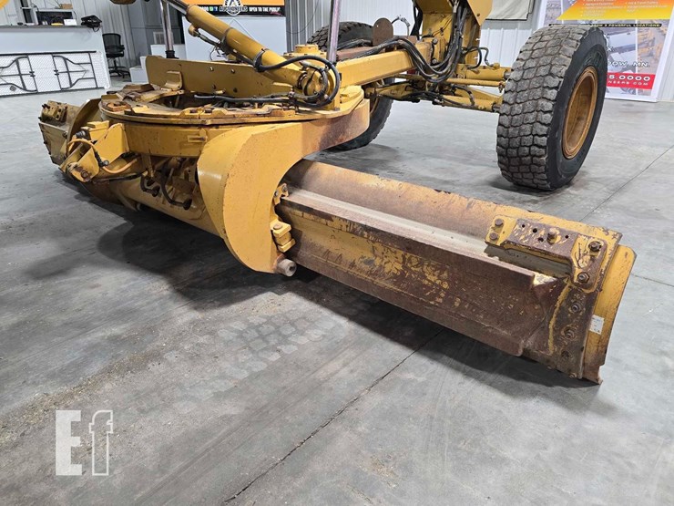 2014-caterpillar-160m2-image-11