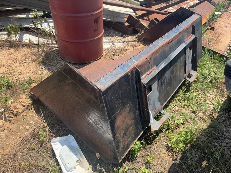 72"-skid-steer-bucket-image-2