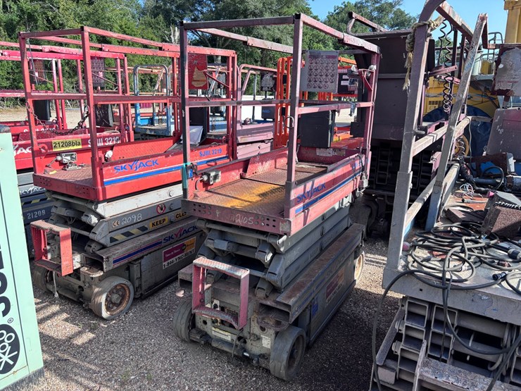 #39055-•-skyjack-sj111-3219-scissorlift-electric-|-for-parts/repairs-image-1