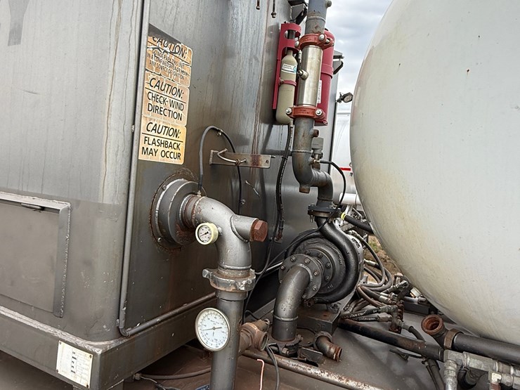 2012-john-deere-6068hf485-image-53