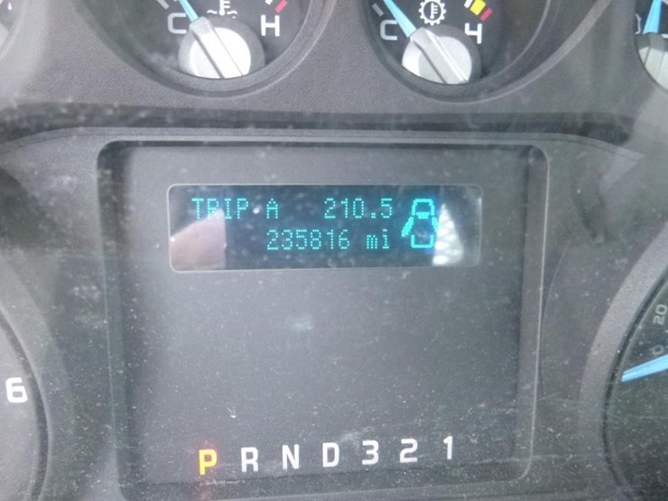 2013-ford-f550-image-18