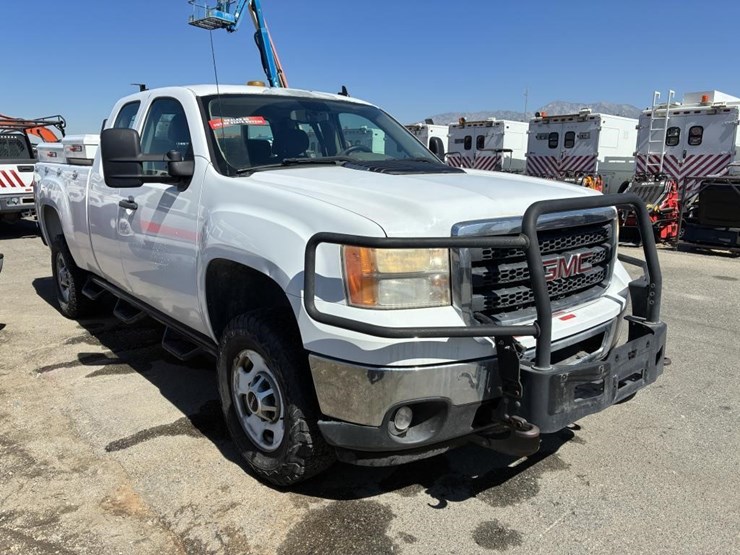 2012-gmc-sierra-2500-image-2