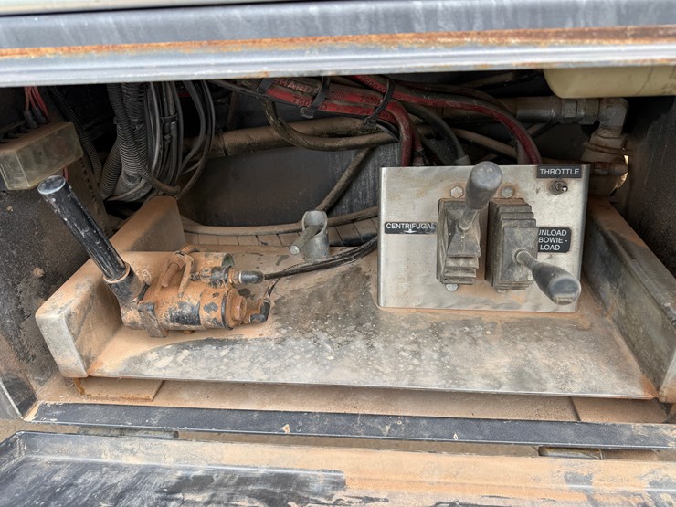 2012-kenworth-t800-image-11