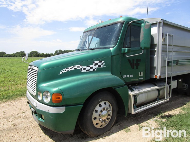 2003-freightliner-cst120-century-classic-t/a-grain-truck-image-11