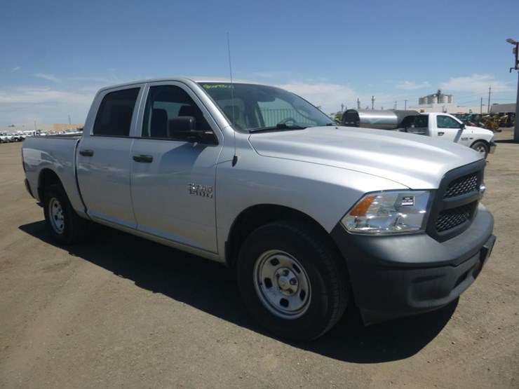 2018-dodge-1500-image-2
