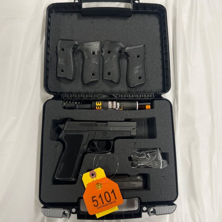 #5101 • Sig Sauer M11-A1 9mmx19