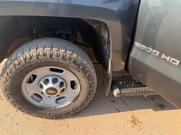 2019-chevrolet-silverado-2500hd-image-11