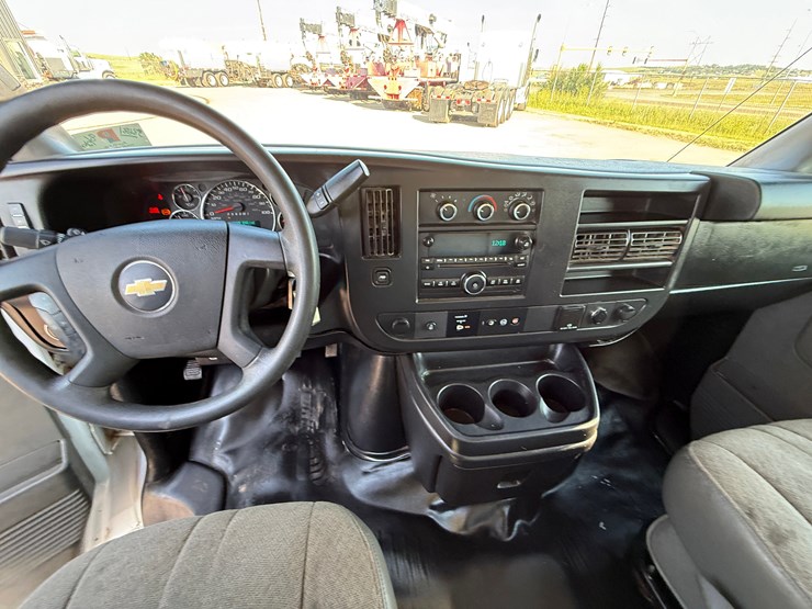 2018-chevrolet-express-4500-image-15