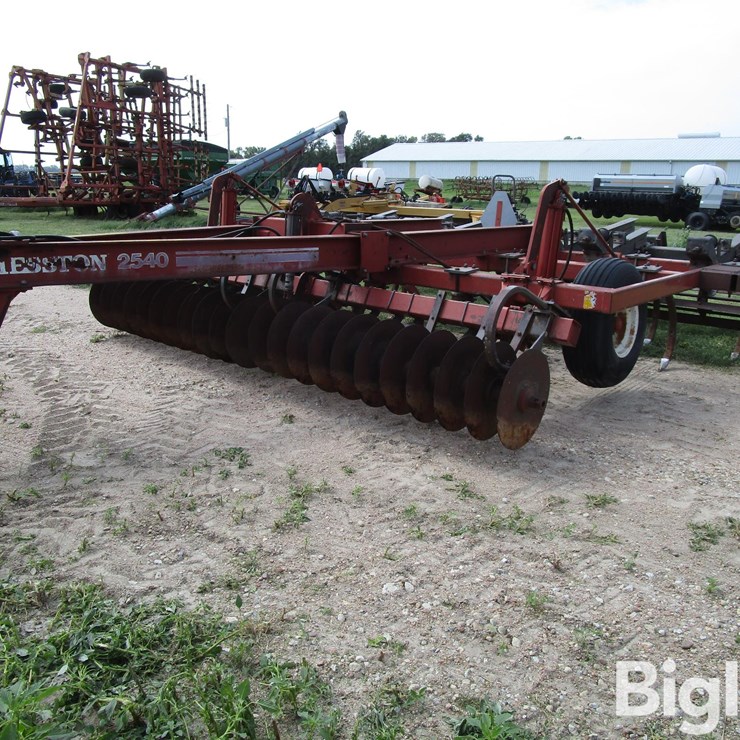 HESSTON 2540