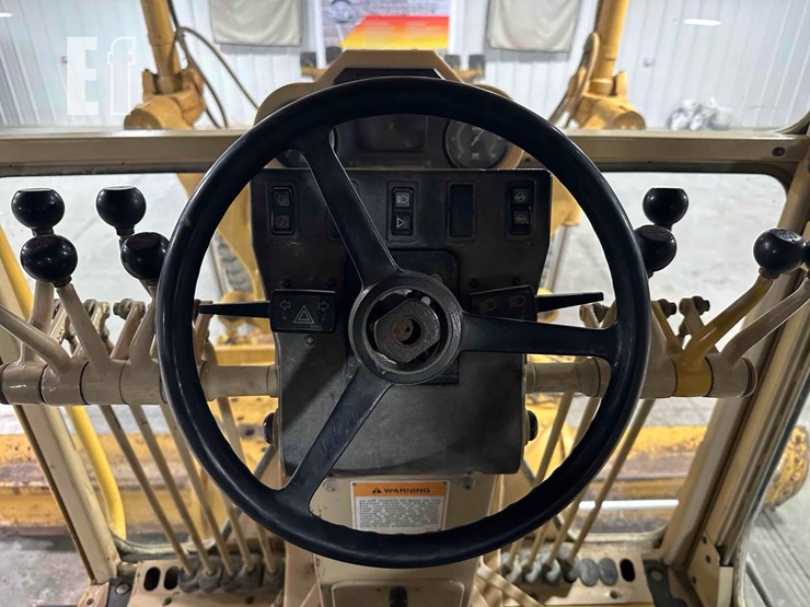 2001-caterpillar-140h-image-15
