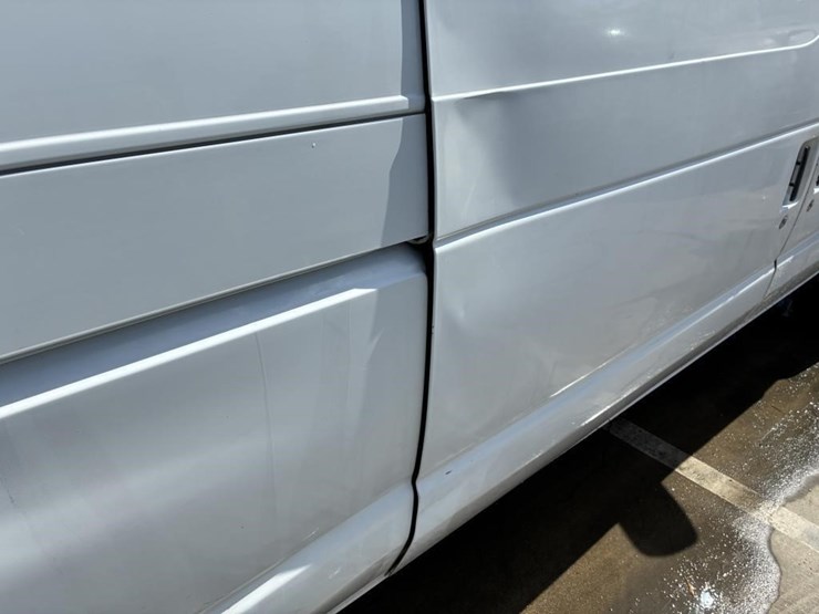 2002-ford-e350-image-7
