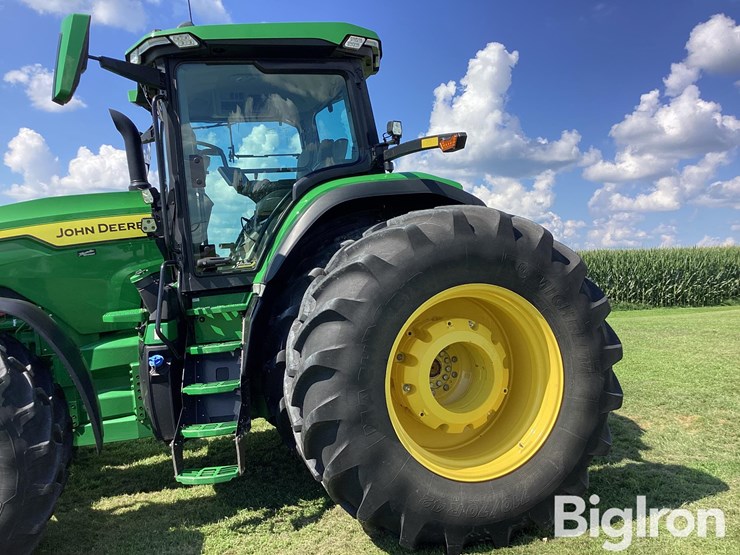 2022-john-deere-8r-310-image-9