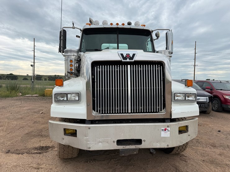 2014-western-star-4900-image-2