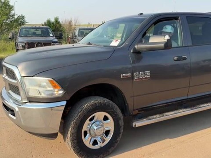 2015-ram-2500-hd-image-1