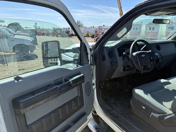 2011-ford-f250-xl-image-23