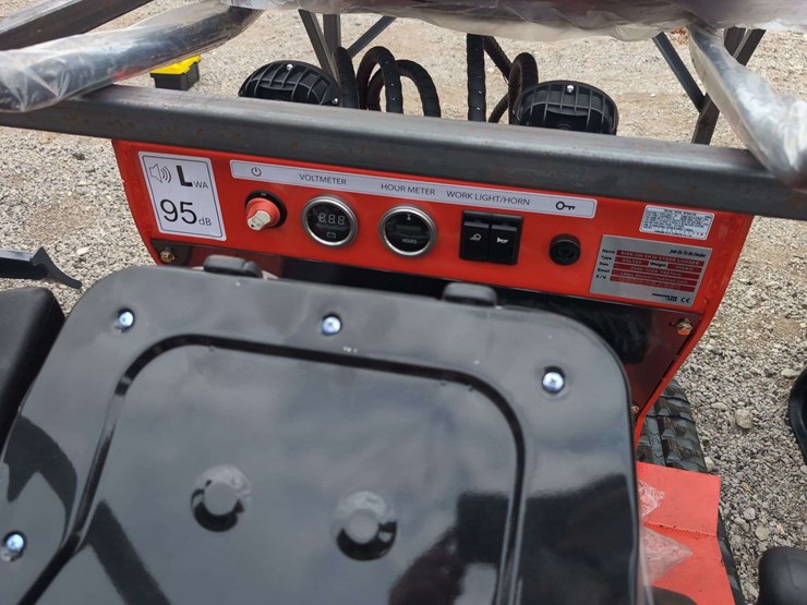 sdl-ride-on-mini-skid-steer-loader-ssl580-image-7