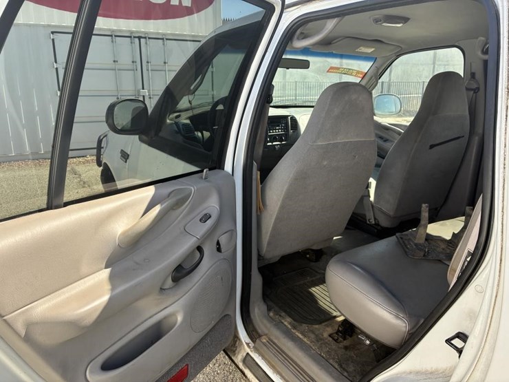 2001-ford-expedition-image-12
