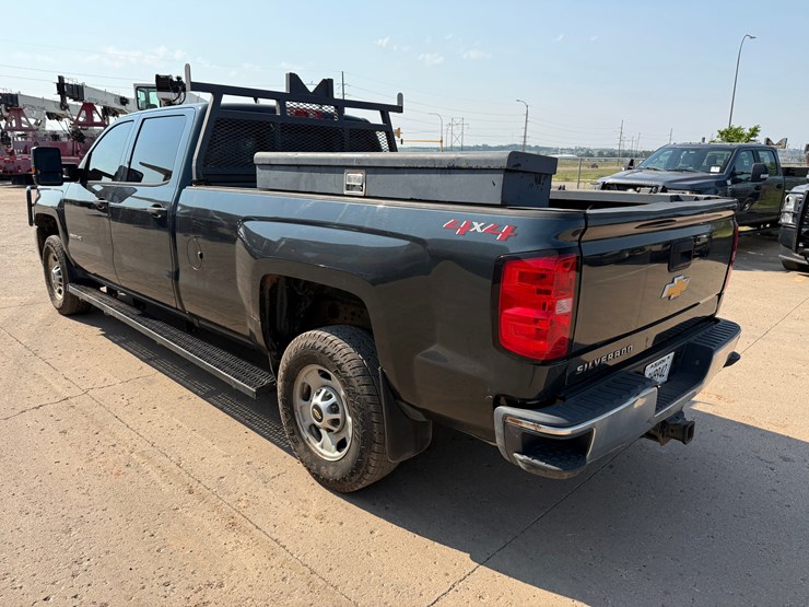 2018-chevrolet-silverado-2500hd-image-10