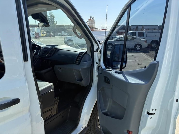 2018-ford-transit-image-12