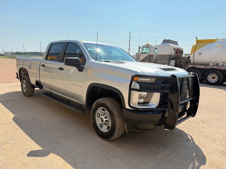 2021-chevrolet-silverado-2500hd-image-4