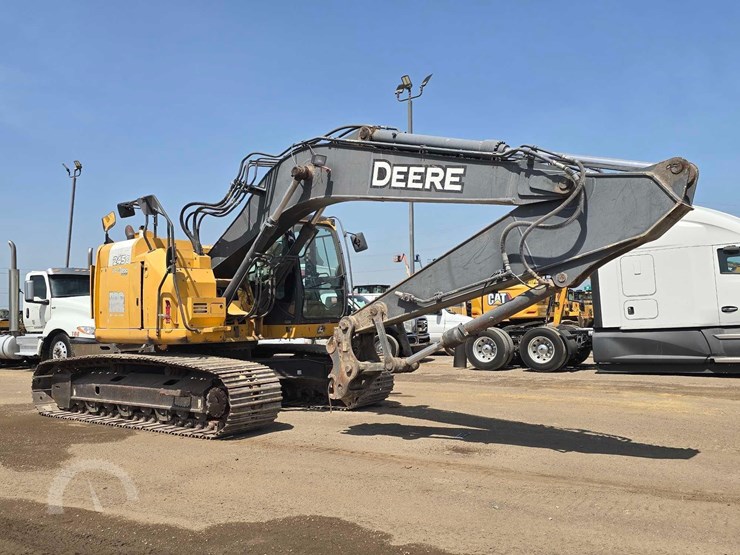 2018-deere-245g-lc-image-2