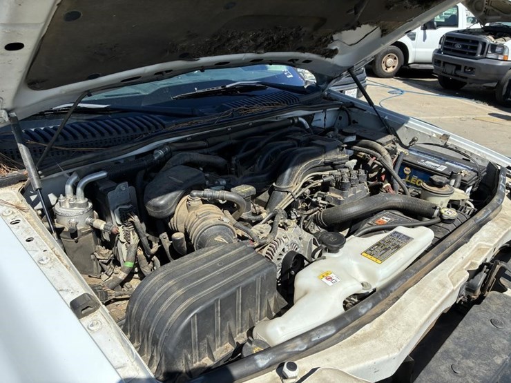 2010-ford-explorer-image-11