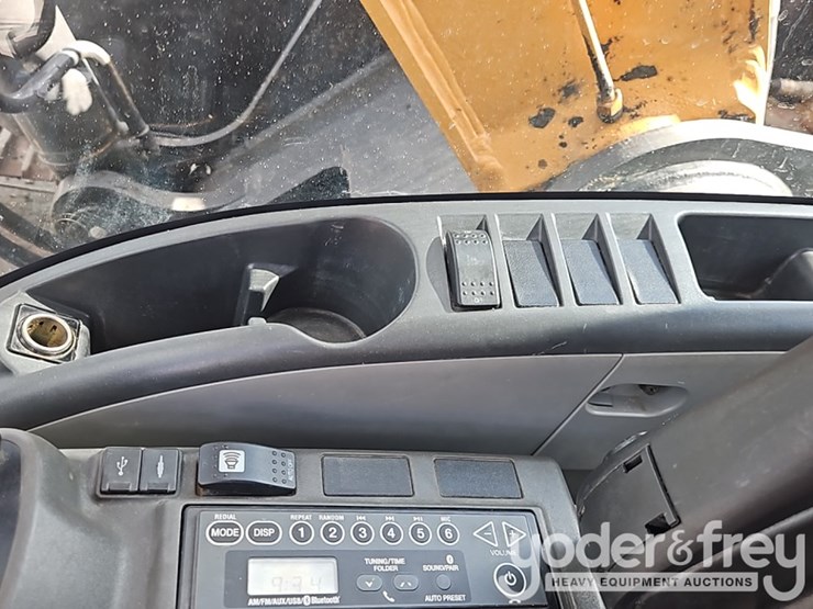 2018-case-cx210-image-40