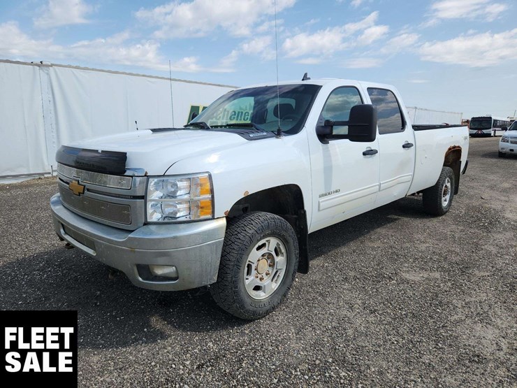 2013-chevrolet-silverado-2500hd-image-1
