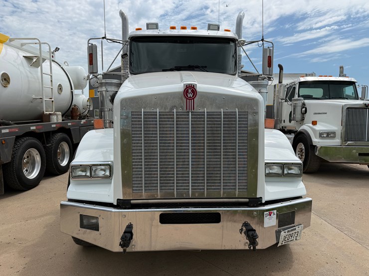 2012-kenworth-t800-image-3