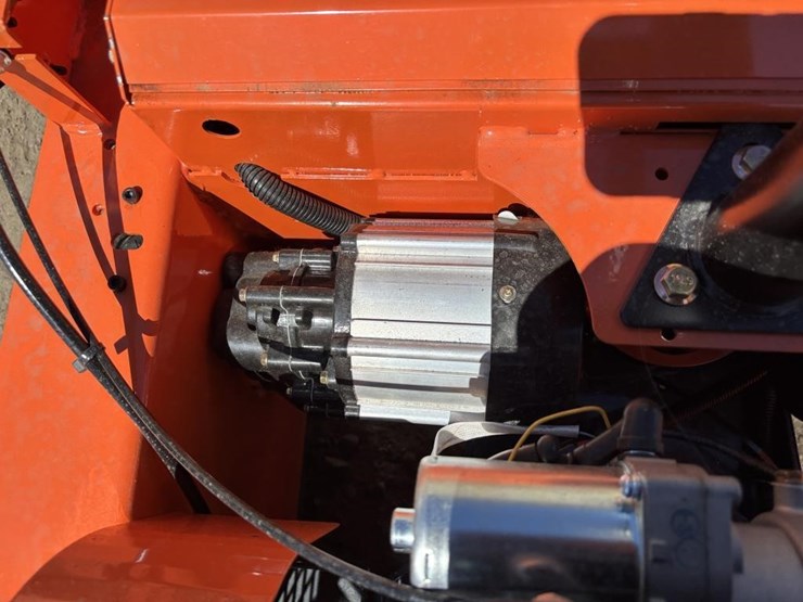 2026-sdlool-lm1000q-rc-flail-mower-image-17