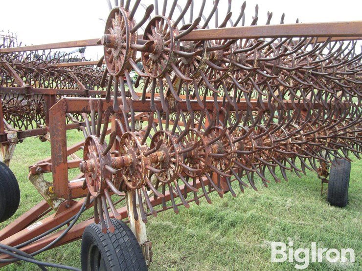 crustbuster-front-fold-rotary-hoe-image-14